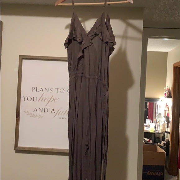 Army green jumpsuit - Picture 1 of 3